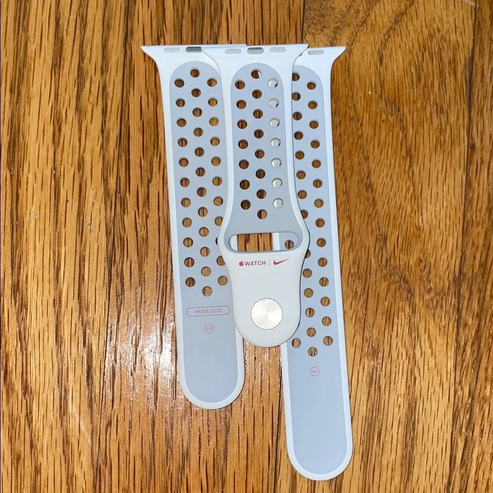 Apple Watch Series 6 – 44mm Band Bundle